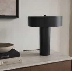 Bordlampe Eva i Metal Sort