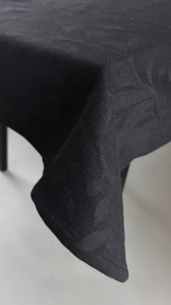 Dug i Jacquard METTE i Sort (140x270cm)
