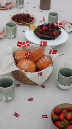 Dug m. Broderet Dansk Flag (140x320)