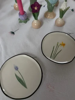Frokosttallerken DIMKA m. Perleblomst (Ø16cm)