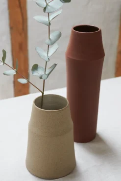 Knapstrup Clay Vase i Terracotta (H32cm)