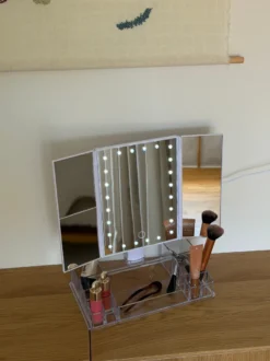 Makeupspejl m. 24 LED og Opbevaring