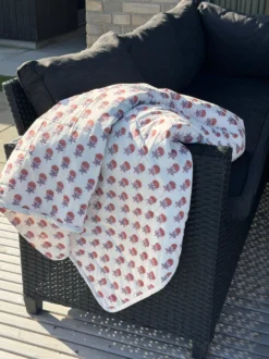 Quilt m. Blomster i Beige (130x180cm)
