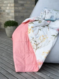 Quilt m. Blomsterprint i Rosa (130x180cm)