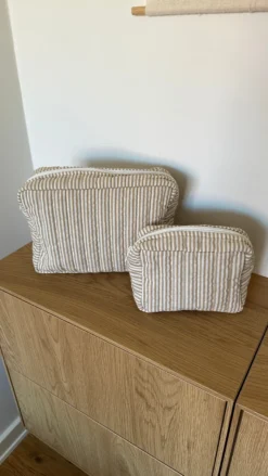 Toilettaske EASON m. Beige og Brun Stribe i Stor (27x10x20cm)
